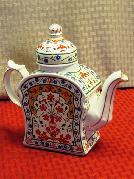 TEA TIME - BEAUTIFUL  TEAPOT, VINTAGE TEACUP & SAUCER & NIB SILVERPLATE SPREADERS & MINI SPOONS 