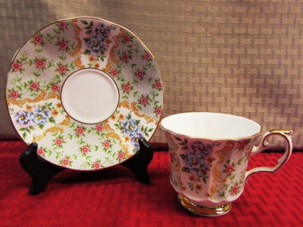 TEA TIME - BEAUTIFUL  TEAPOT, VINTAGE TEACUP & SAUCER & NIB SILVERPLATE SPREADERS & MINI SPOONS 