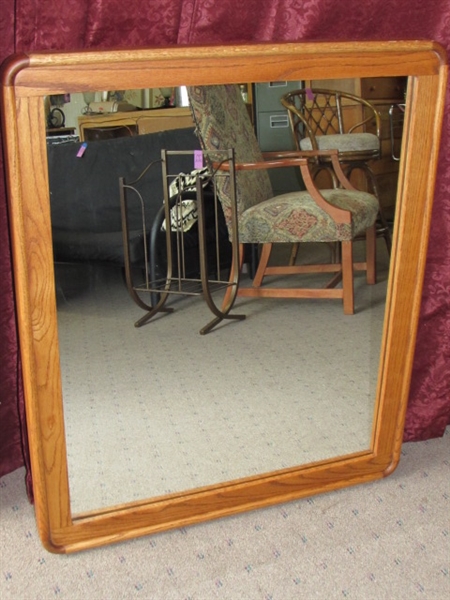 VERY LARGE, ATTRACTIVE OAK FRAMED MIRROR 