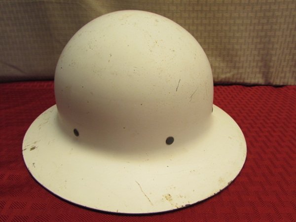 Lot Detail - VINTAGE WWII ERA STEEL HELMET/HARD HAT