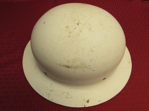 VINTAGE WWII ERA STEEL HELMET/HARD HAT 