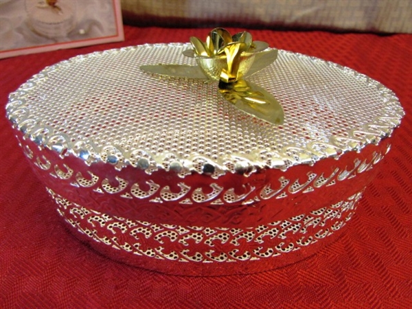 NIB DELICATE JEWELRY BOX & ULTRASONIC JEWELRY CLEANER