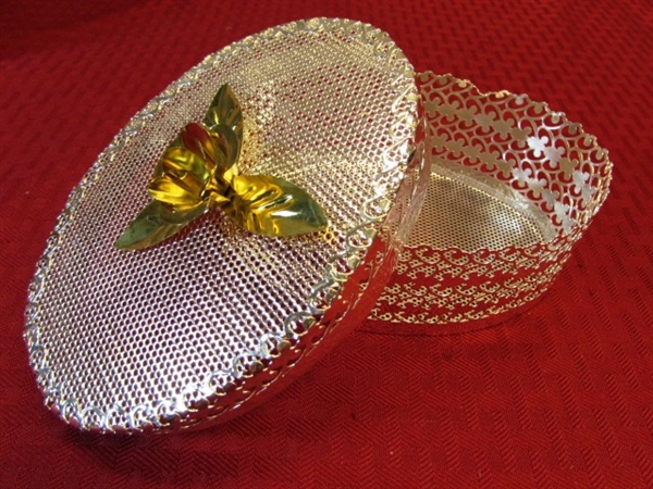 NIB DELICATE JEWELRY BOX & ULTRASONIC JEWELRY CLEANER
