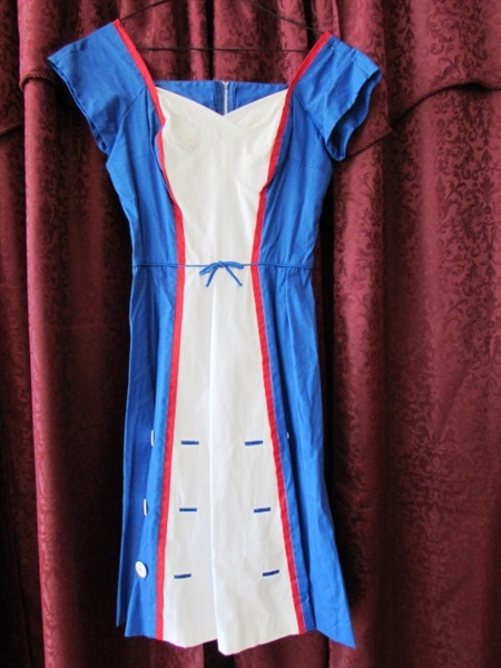 A DRESS FOR EVERY OCCASION - 10 BEAUTIFUL VINTAGE DRESSES, A NIGHTY & HAT