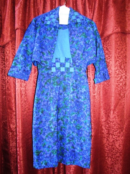 A DRESS FOR EVERY OCCASION - 10 BEAUTIFUL VINTAGE DRESSES, A NIGHTY & HAT