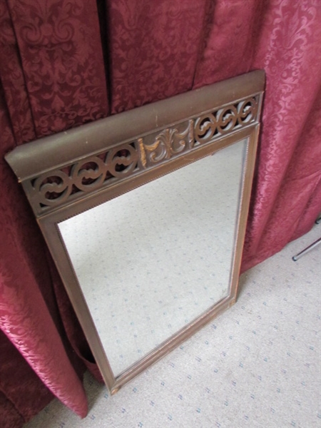 VINTAGE MIRROR WITH NICELY CARVED WOOD FRAME