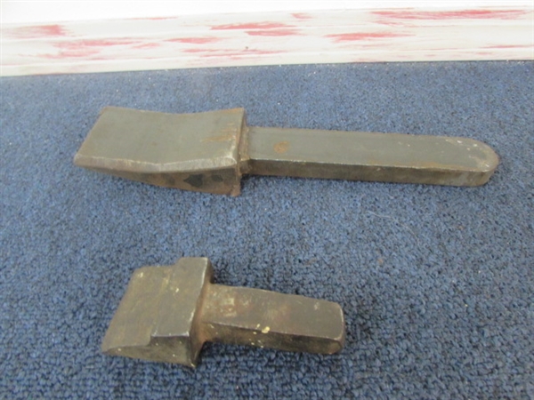 VINTAGE SOLID IRON ANVIL TOOLS