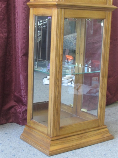 BEAUTIFUL GLASS & SOLID WOOD CURIO