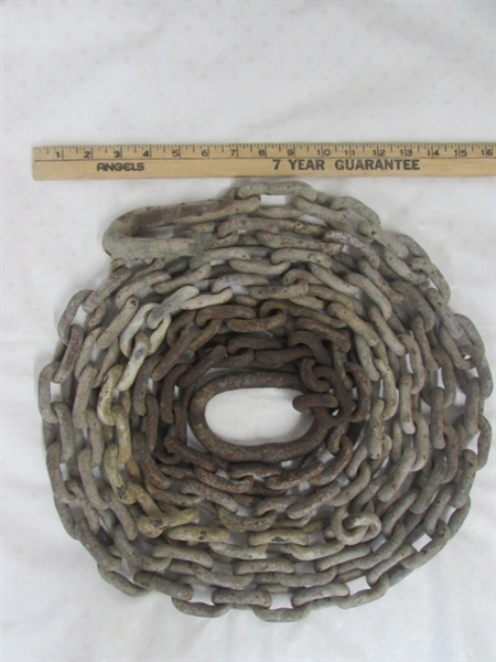 APPROXIMATELY 14 FEET OF CHAIN WITH 1 LINKS