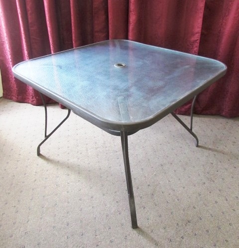 NICE GLASS & METAL OUTDOOR PATIO TABLE