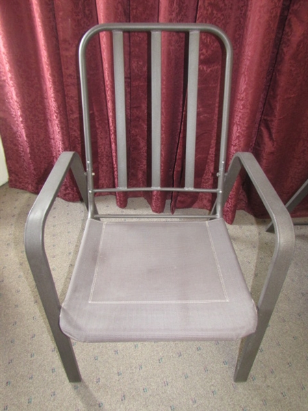 SET OF 2 COMFORTABLE PATIO CHAIRS