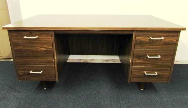 NICE BIG DESK FOR YOUR HOME OR OFFICE