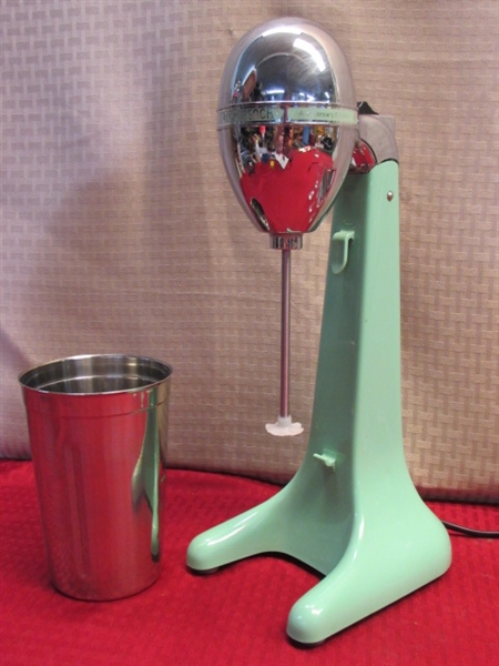 MILK SHAKES ANYONE?  CUTE OLD FASHIONED HAMILTON BEACH MIXER WITH 8 GLASSES 