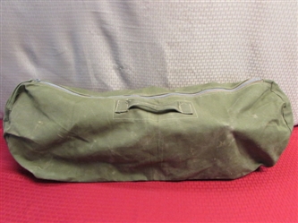 GREAT FOR HUNTING OR CAMPING - LARGE HEAVY DUTY MILITARY CANVAS DUFFLE BAG 