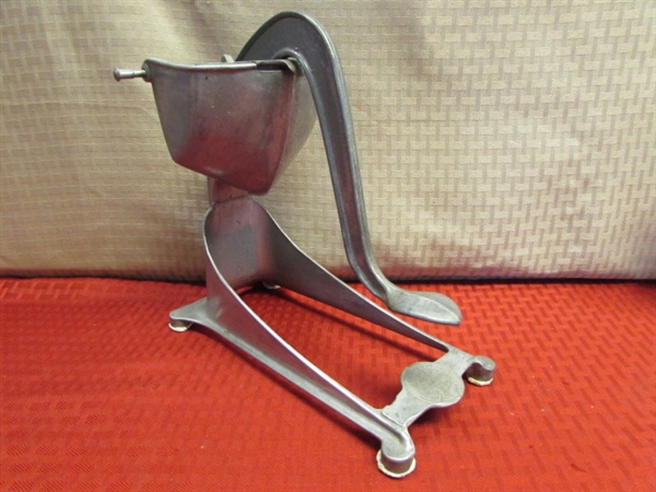 JUICE IT, CHOP IT, GRATE IT!  VINTAGE WEAREVER ALUMINUM ORANGE JUICER, CRANK CHEESE GRATER, CHOPPER & MORE