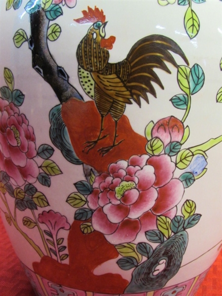 EYE CATCHING ORIENTAL HAND PAINTED PORCELAIN VASE/GINGER JAR WITH LID