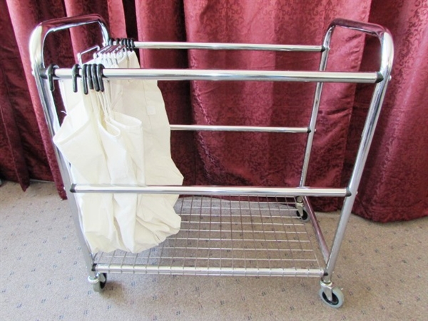 SEPARATE YOUR LIGHTS FROM YOUR DARKS!   3 HAMPER ROLLING LAUNDRY CART