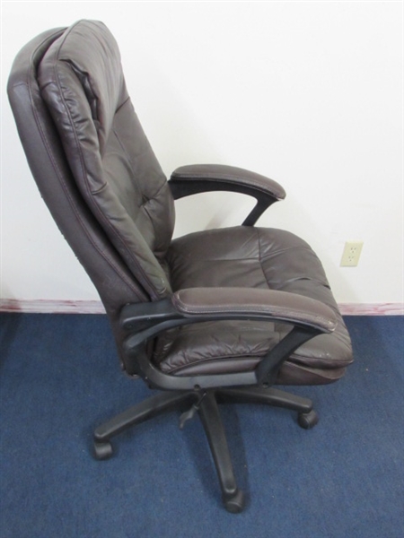 BLACK LEATHER OFFICE CHAIR