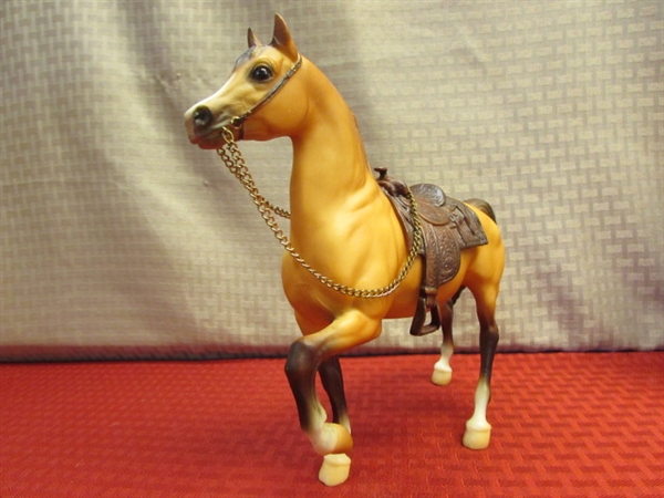 TRUSTY STEED!  BREYER RANGER- COW PONY #889  & STABLE MATES MYSTERY FOAL SURPRISE