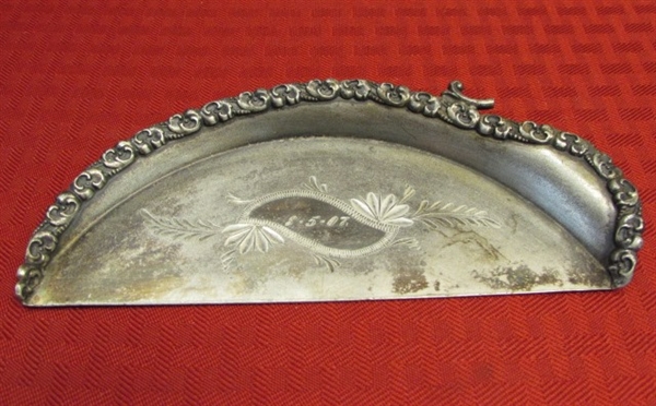 CLEVER ANTIQUE INVENTION KEEPS YOUR TABLE CLEAN - SILVERPLATE RICHFIELD PLATE CO. CRUMB SWEEPER