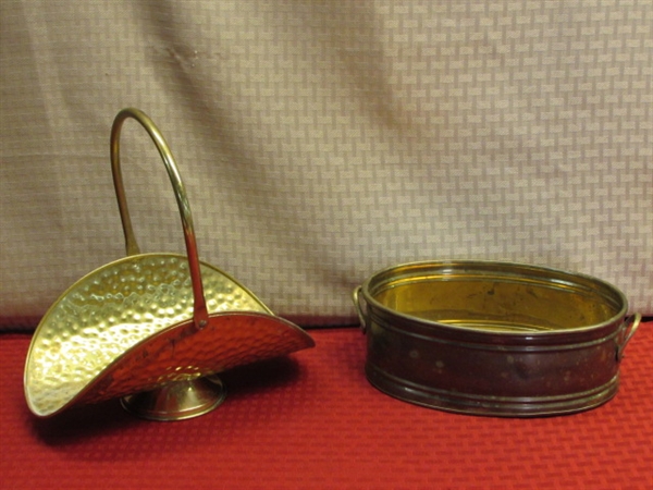 FOUR BRIGHT & BRILLIANT BRASS & COPPER POTS FOR YOUR PLANTS & A DECORATIVE BASKET