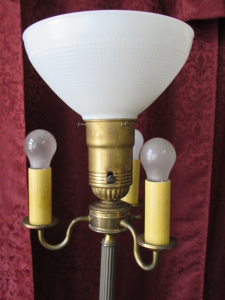 ELEGANT VINTAGE BRASS FLOOR LAMP WITH CANDELABRA STYLE LIGHTS & MILK GLASS SHADE