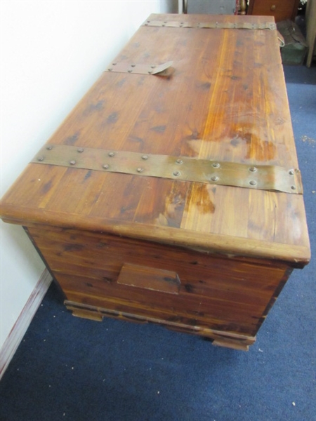 ALL CEDAR HOPE CHEST WITH COPPER ACCENT STRAPS