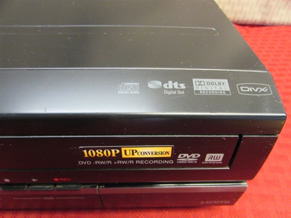 NICE TOSHIBA DVD VIDEO RECORDER/VIDEO CASSETTE RECORDER WITH REMOTES