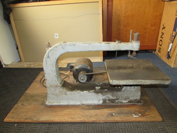 SERIOUSLY BIG BENCH SCROLL SAW 