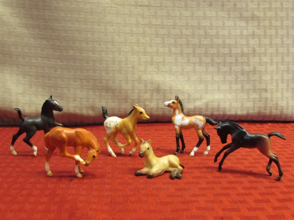 SIX CUTE LITTLE BREYER STABLEMATES COLLECTION HORSES  NO. 5655 