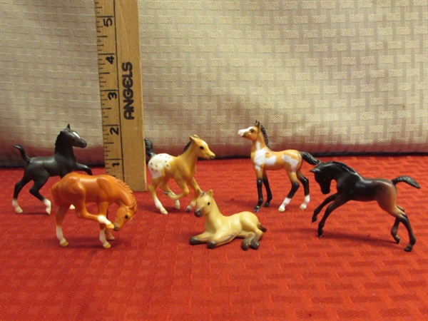 SIX CUTE LITTLE BREYER STABLEMATES COLLECTION HORSES  NO. 5655 