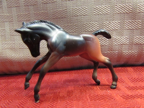 SIX CUTE LITTLE BREYER STABLEMATES COLLECTION HORSES  NO. 5655 