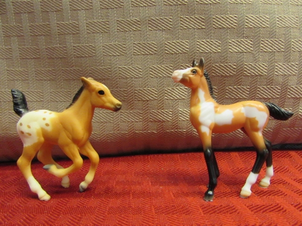 SIX CUTE LITTLE BREYER STABLEMATES COLLECTION HORSES  NO. 5655 