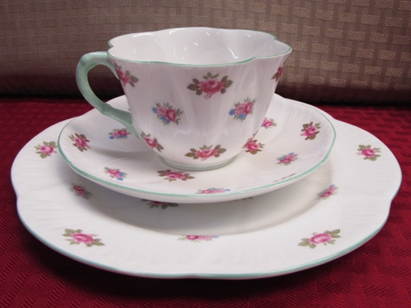 DELICATE VINTAGE SHELLEY ENGLAND FINE BONE CHINA 2 PLACE SETTINGS & A ROSINA CREAMER