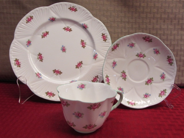 DELICATE VINTAGE SHELLEY ENGLAND FINE BONE CHINA 2 PLACE SETTINGS & A ROSINA CREAMER