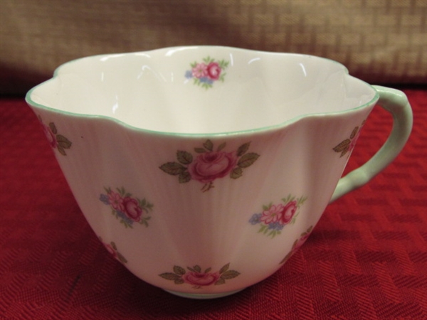 DELICATE VINTAGE SHELLEY ENGLAND FINE BONE CHINA 2 PLACE SETTINGS & A ROSINA CREAMER