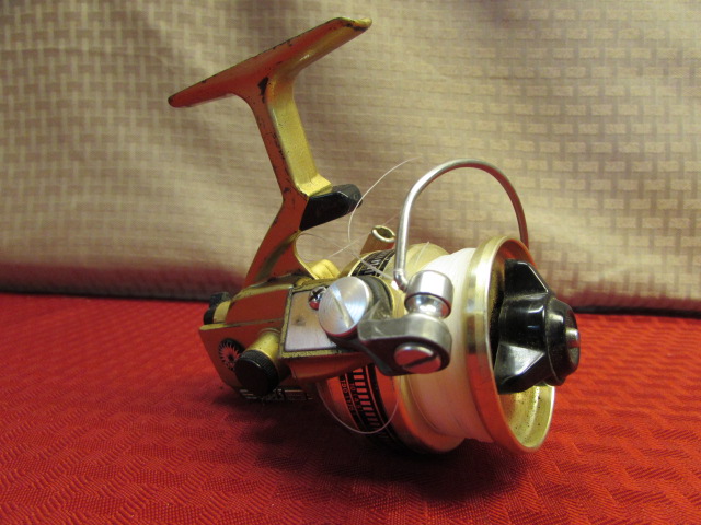 Lot Detail - REEL IN THE BIG ONE! VINTAGE DAIWA GS-15 GOLD SERIES