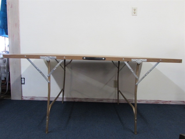 HANDY METAL FOLDING TABLE 