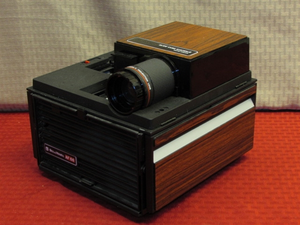 VINTAGE BELL & HOWELL SLIDE PROJECTOR