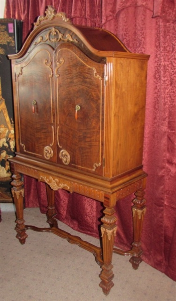 GORGEOUS ANTIQUE  ART DECO CHINA CABINET WITH BEAUTIFUL CARVED DETAILS