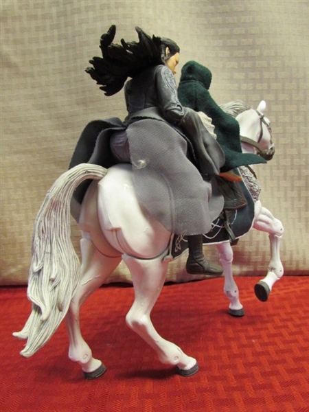 RE-ENACT CHASE SCENE FROM LORD OF THE RINGS FELLOWSHIP OF THE RINGS - ARWEN & FRODO ON HORSEBACK & 3 RINGWRAITHS ON DEMON HORSES