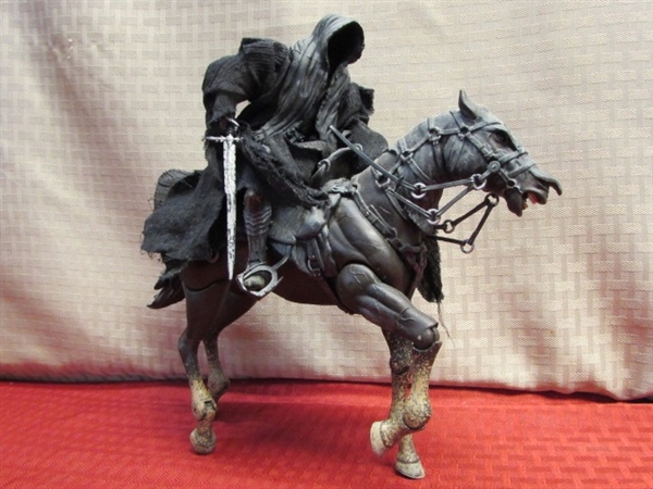 RE-ENACT CHASE SCENE FROM LORD OF THE RINGS FELLOWSHIP OF THE RINGS - ARWEN & FRODO ON HORSEBACK & 3 RINGWRAITHS ON DEMON HORSES