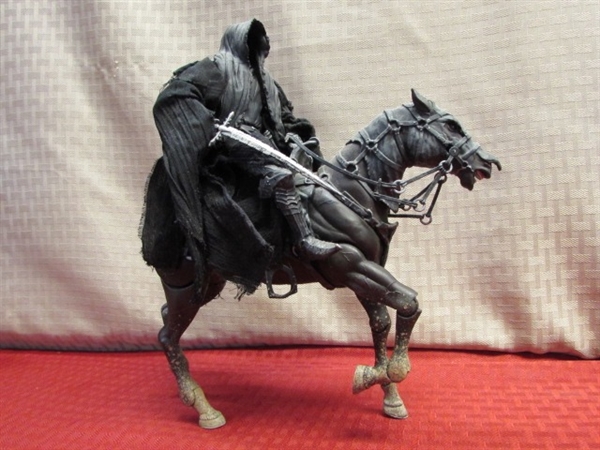 RE-ENACT CHASE SCENE FROM LORD OF THE RINGS FELLOWSHIP OF THE RINGS - ARWEN & FRODO ON HORSEBACK & 3 RINGWRAITHS ON DEMON HORSES