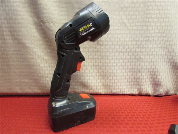 18 VOLT CORDLESS DRILL MASTER 3/8 DRILL/DRIVER, FLASHLIGHT & CHARGER