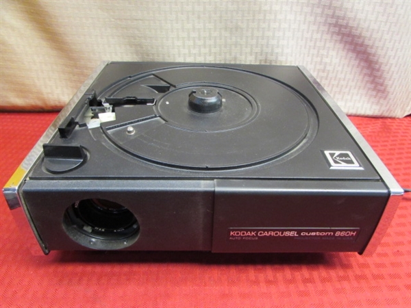 HIGH END VINTAGE KODAK CAROUSEL CUSTOM 860H PROJECTOR WITH ALUTO FOCUS IN VERY GOOD CONDITION