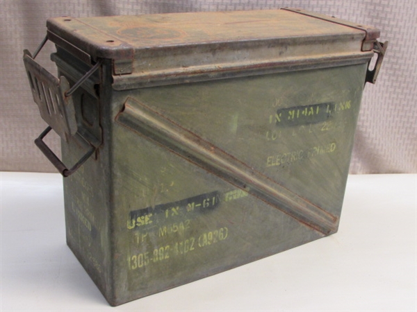 VIETNAM ERA METAL AMMO BOX