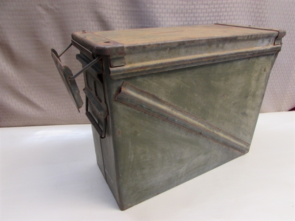 VIETNAM ERA METAL AMMO BOX