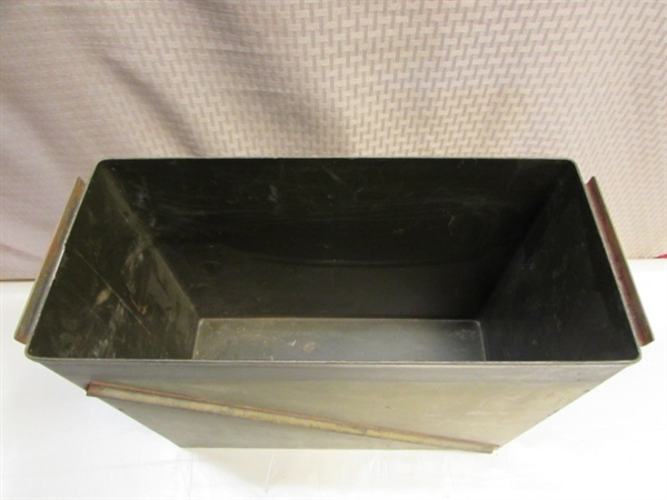 VIETNAM ERA METAL AMMO BOX