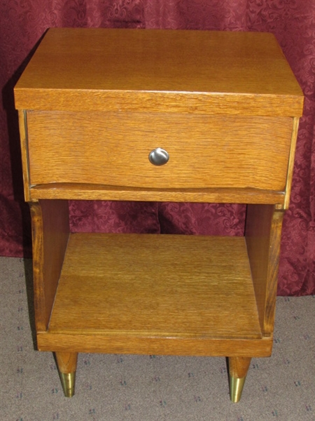 PRETTY VINTAGE BOW FRONT NIGHT STAND