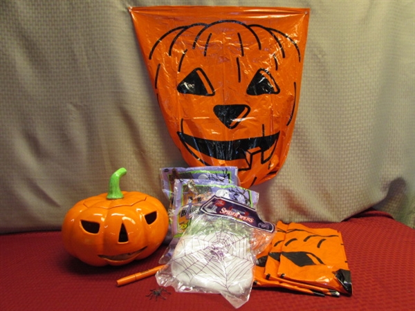 FANTASTIC HALLOWEEN DÉCOR-VINTAGE CERAMIC LIGHT UP JACK-O-LANTERN LEAF BAGS, SPIDER WEBS & PEN LIGHT